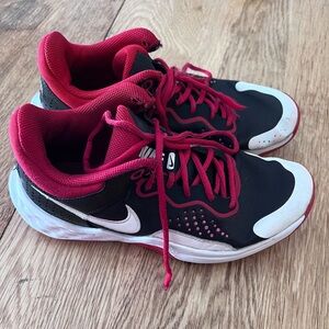 Nike Tennis shoes Sz 7